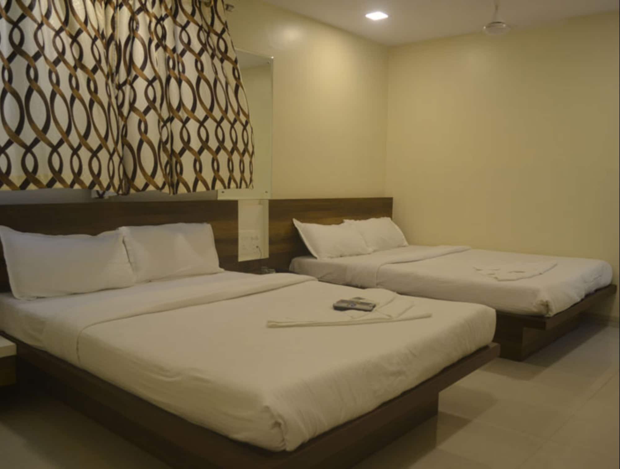 Airport Metro Hotel Mumbai Bagian luar foto