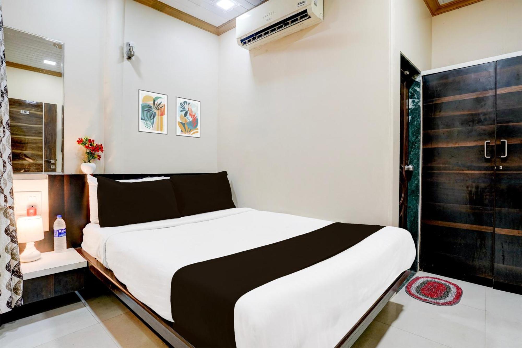 Airport Metro Hotel Mumbai Bagian luar foto