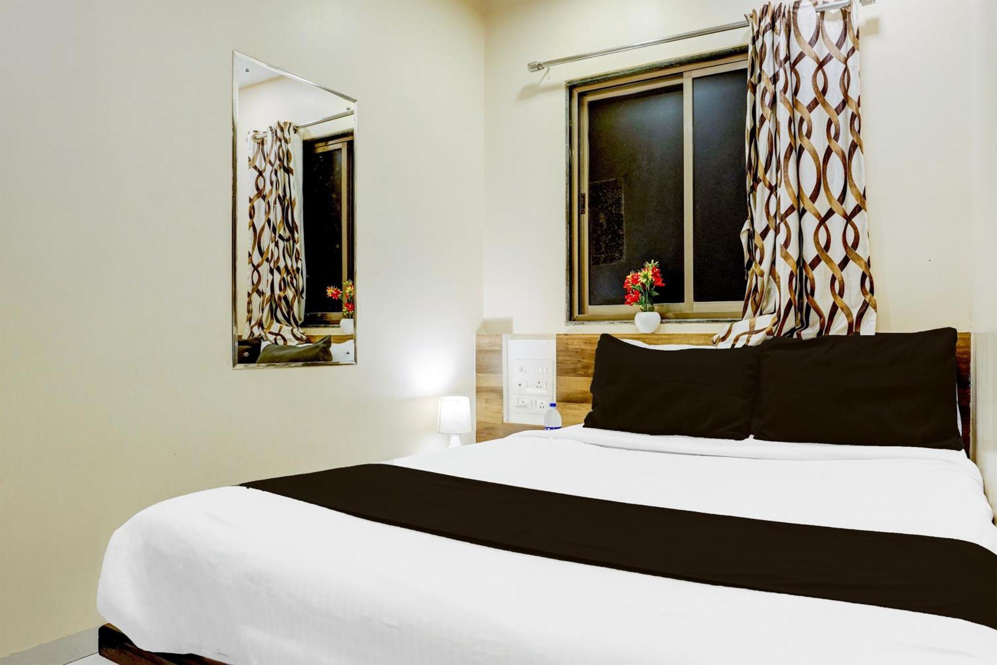 Airport Metro Hotel Mumbai Bagian luar foto