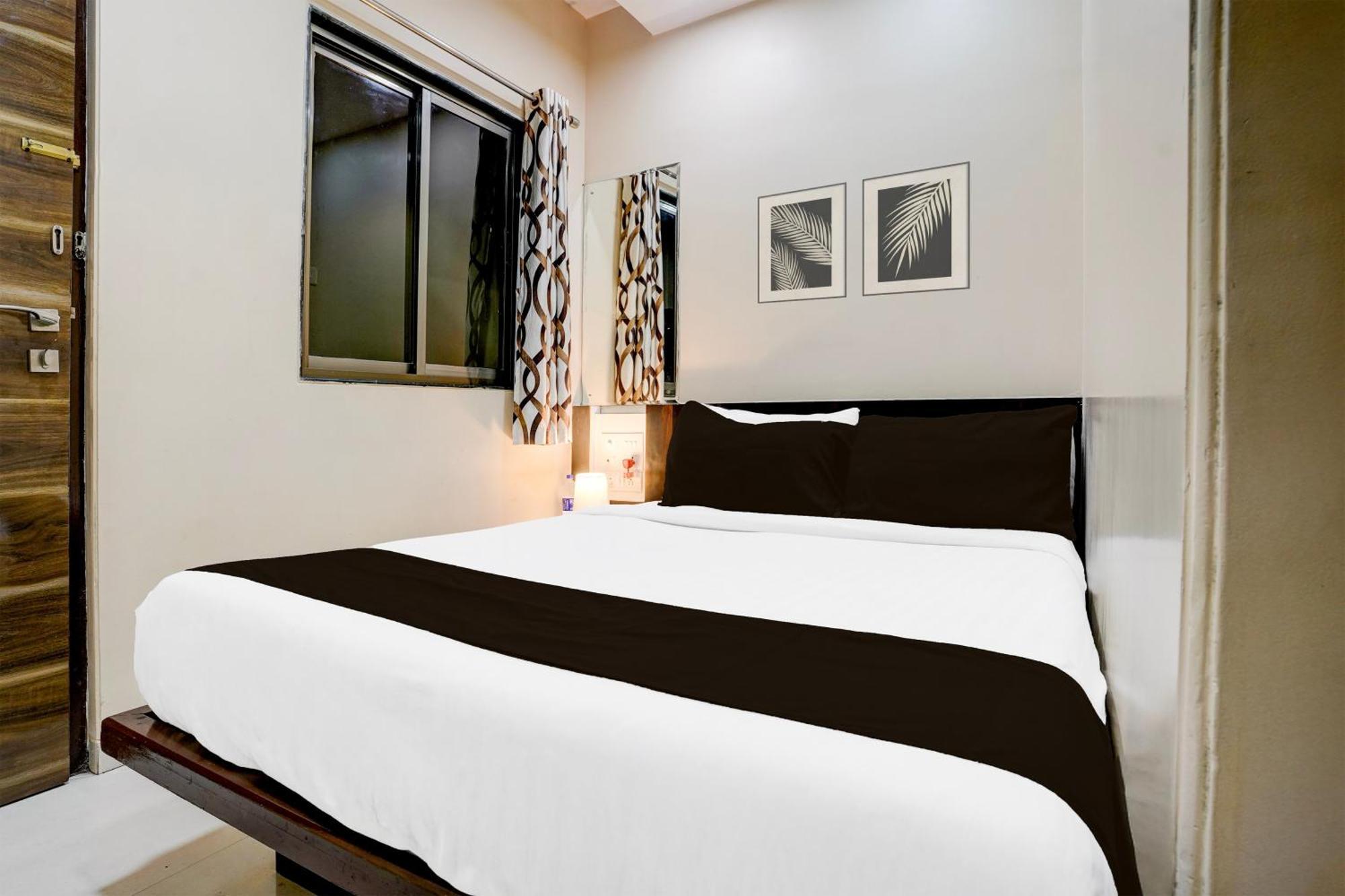 Airport Metro Hotel Mumbai Bagian luar foto