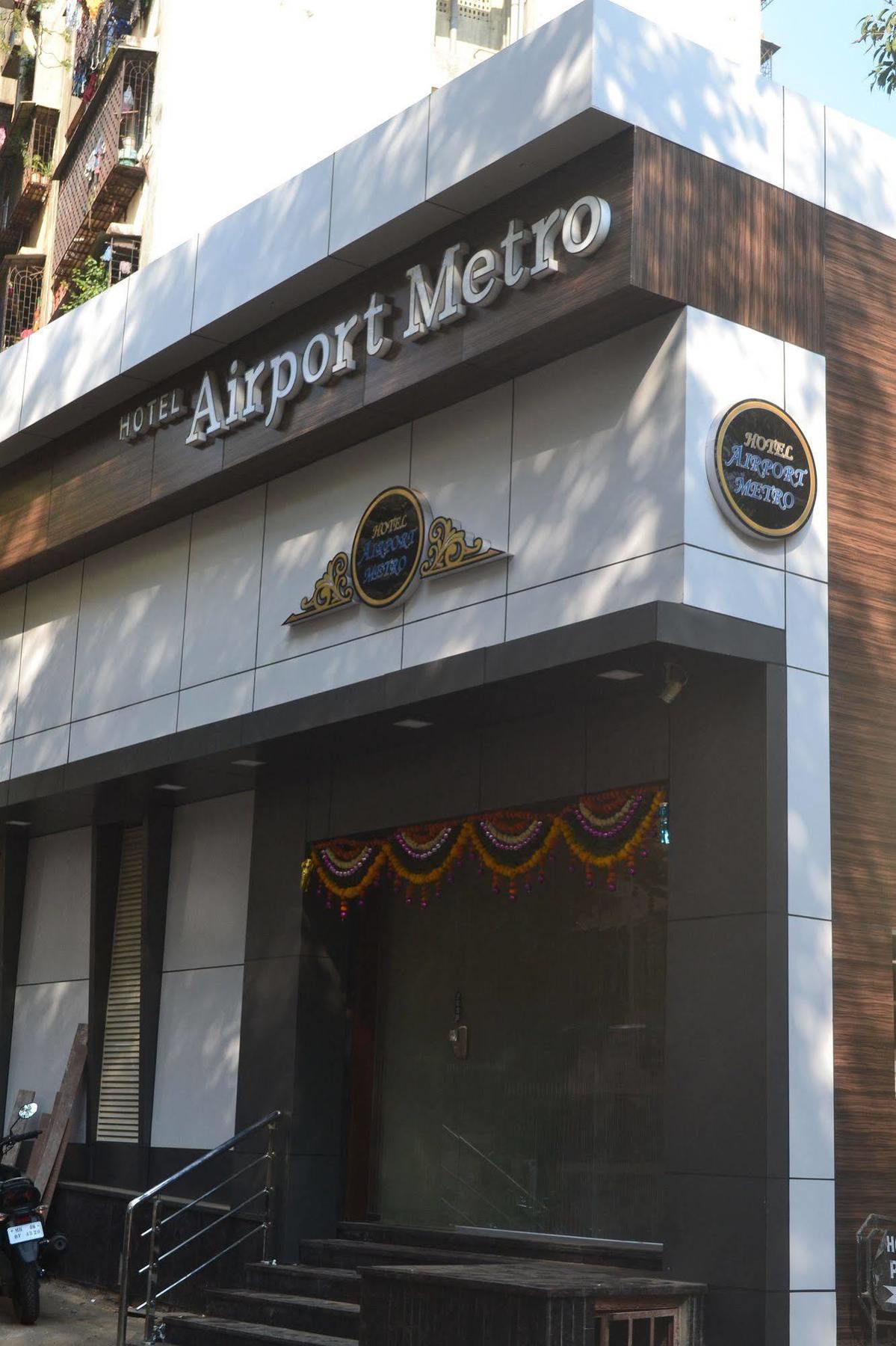 Airport Metro Hotel Mumbai Bagian luar foto