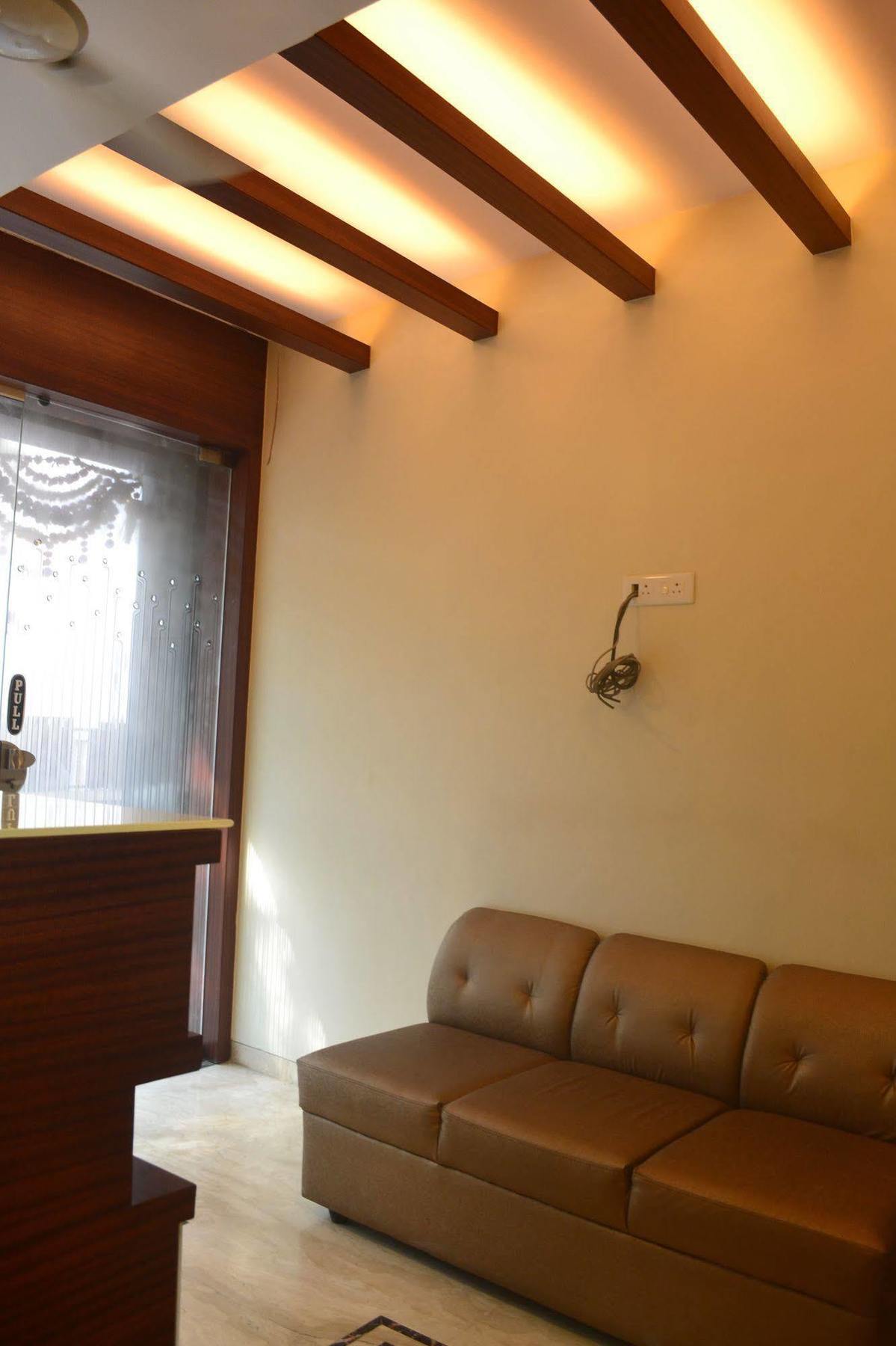 Airport Metro Hotel Mumbai Bagian luar foto