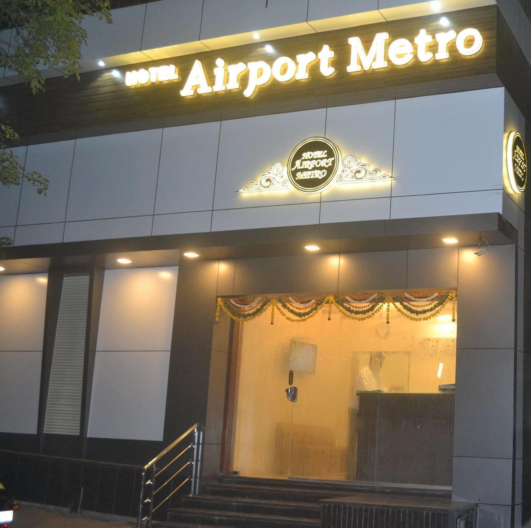 Airport Metro Hotel Mumbai Bagian luar foto